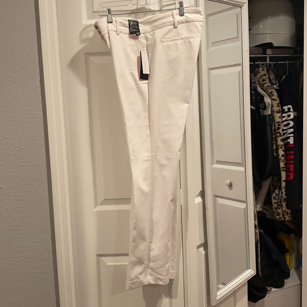7th Ave Design studio White stretch straight leg pants